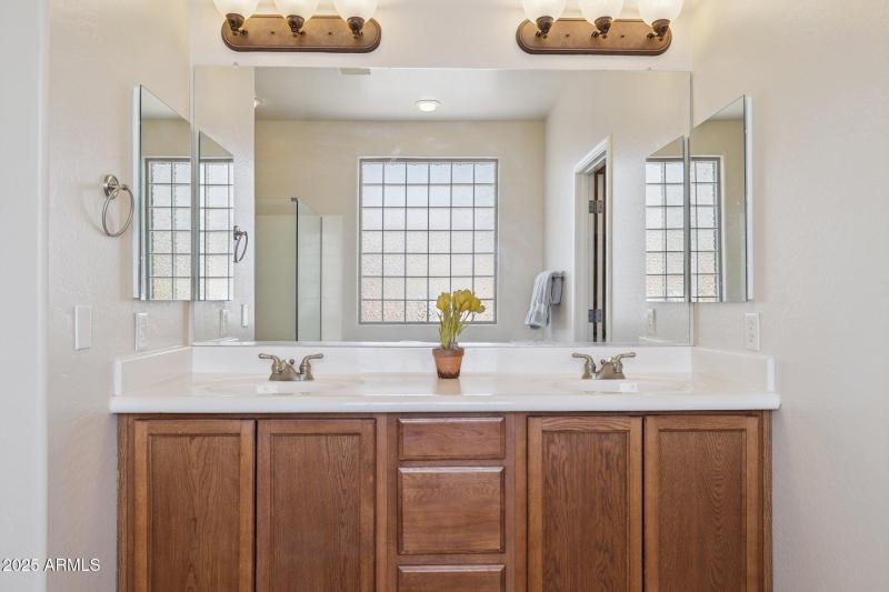 25-web-or-mls-3452-w-florimond-rd