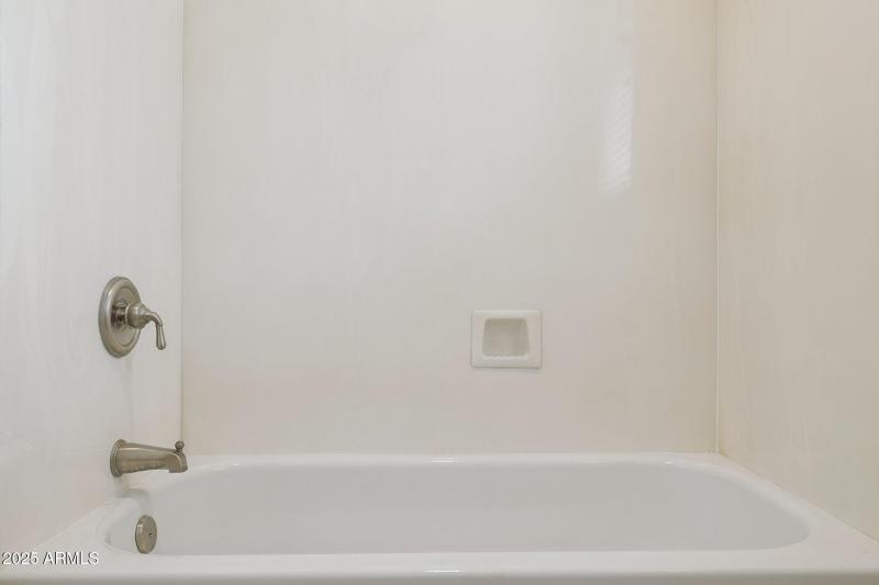 33-web-or-mls-3452-w-florimond-rd