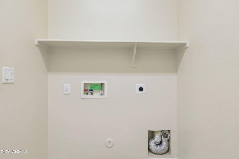 36-web-or-mls-3452-w-florimond-rd