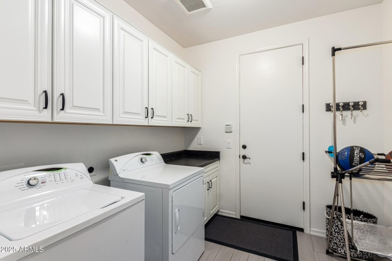 33 Laundry Room