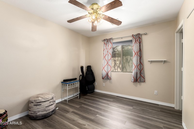 33 Forest Grove