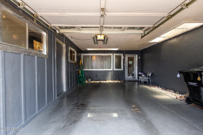 1 Car Garage