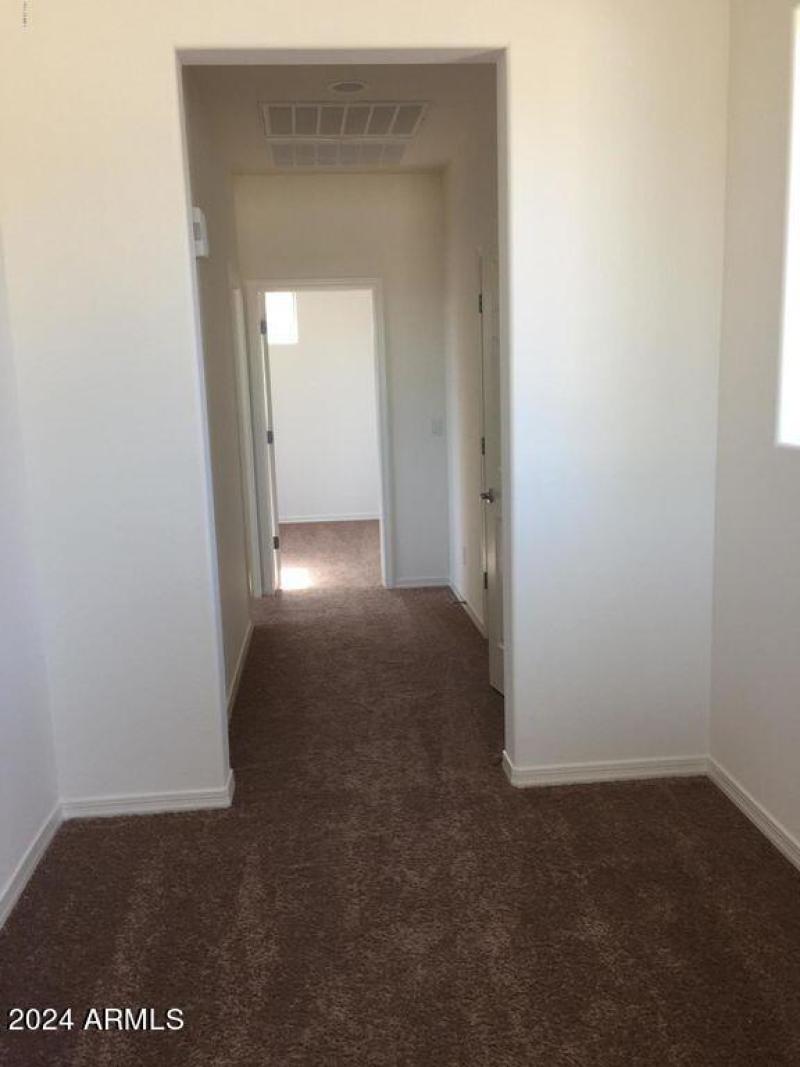 upstair20171125195404537616000000-o