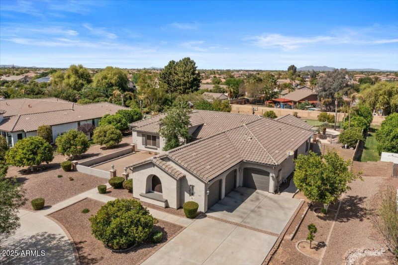 07-Aerial front of home