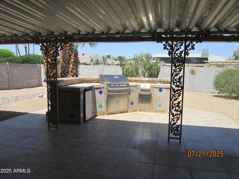 outdoor kitchen area
