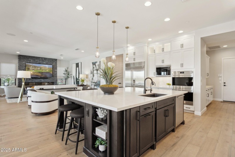 19-web-or-mls-13020-e-de-la-o-rd