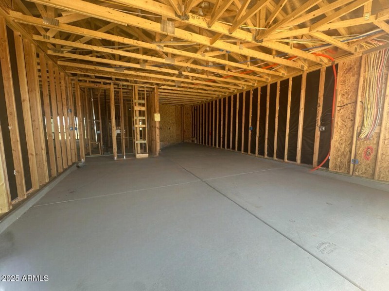 002 - Garage