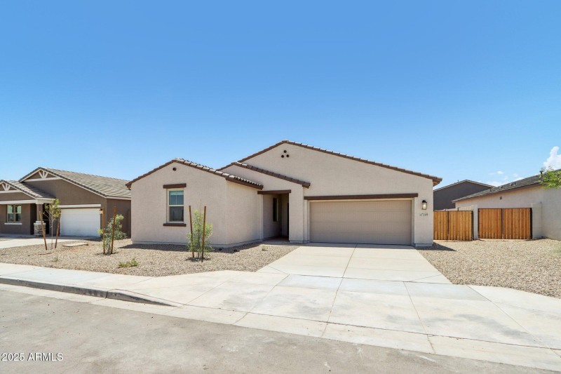 3-web-or-mls-W Pecan Wds-S1907-003