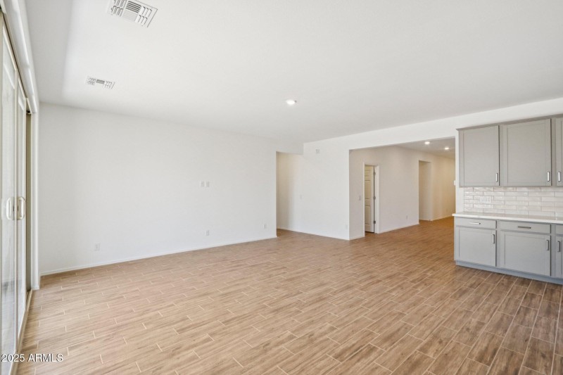 9-web-or-mls-W Pecan Wds-S1907-009
