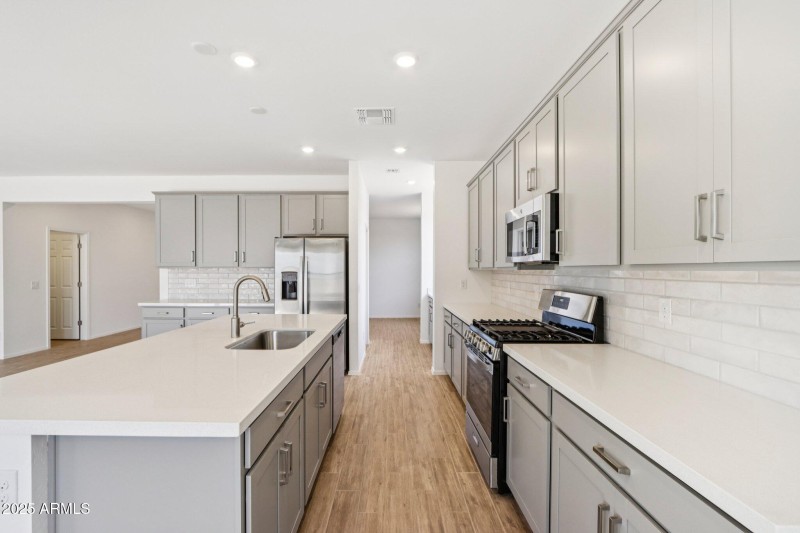 12-web-or-mls-W Pecan Wds-S1907-012
