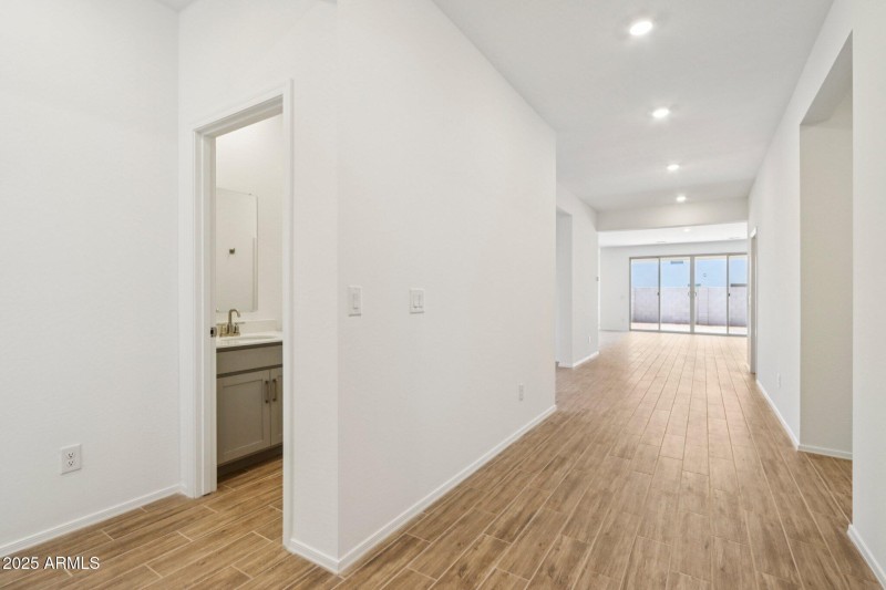 15-web-or-mls-W Pecan Wds-S1907-015