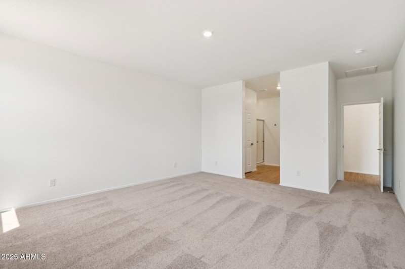 18-web-or-mls-W Pecan Wds-S1907-018