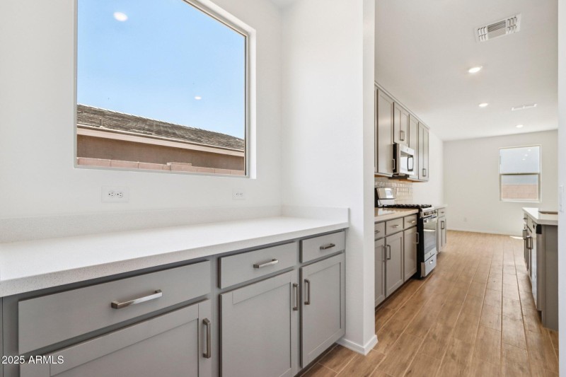 26-web-or-mls-W Pecan Wds-S1907-026
