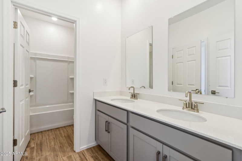 32-web-or-mls-W Pecan Wds-S1907-032
