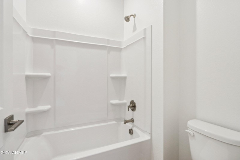 33-web-or-mls-W Pecan Wds-S1907-033