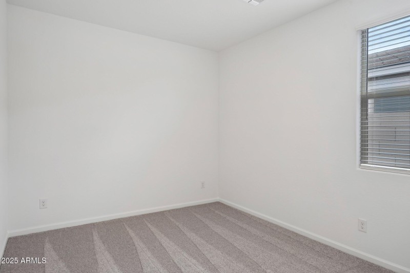 22-web-or-mls-La Senda Dr W-S2007-022