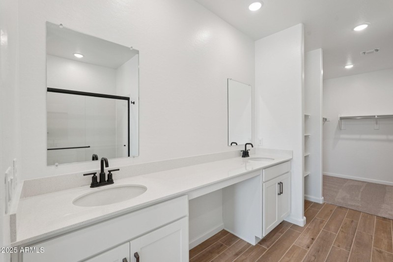37-web-or-mls-La Senda Dr W-S2007-037