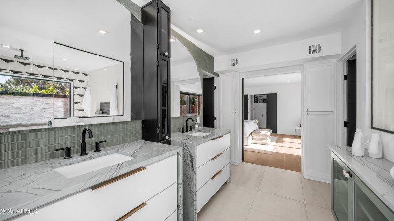 4434 E Camelback Rd Unit 128 MainBath