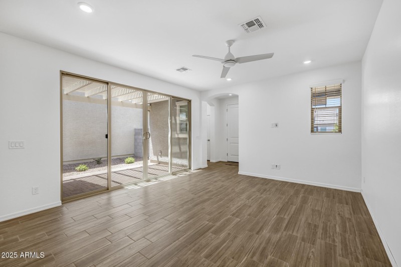 4)GREAT ROOM