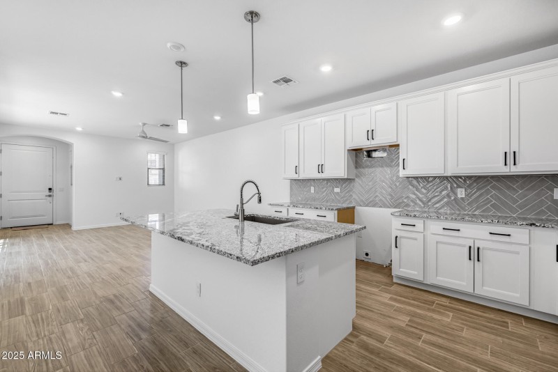 11)KITCHEN