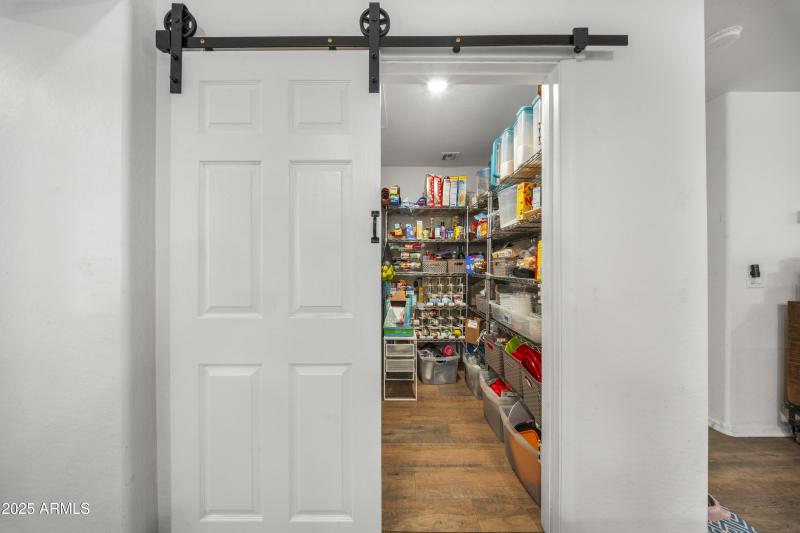 Guilder pantry