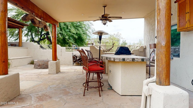 BAR AND BBQ