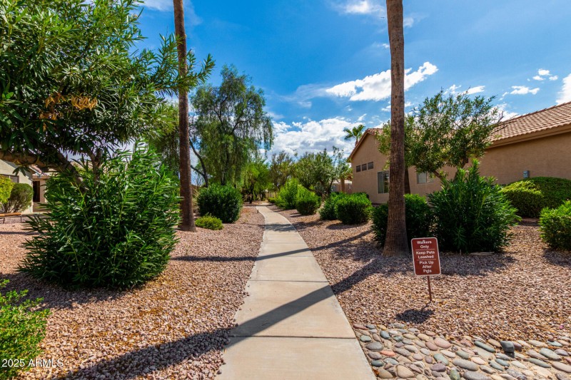 07 - Walking Path