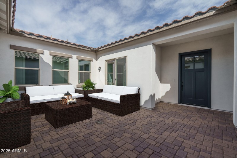 2A) FRONT COURTYARD - Copy (2)