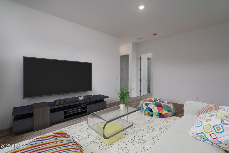 21A) TEEN ROOM