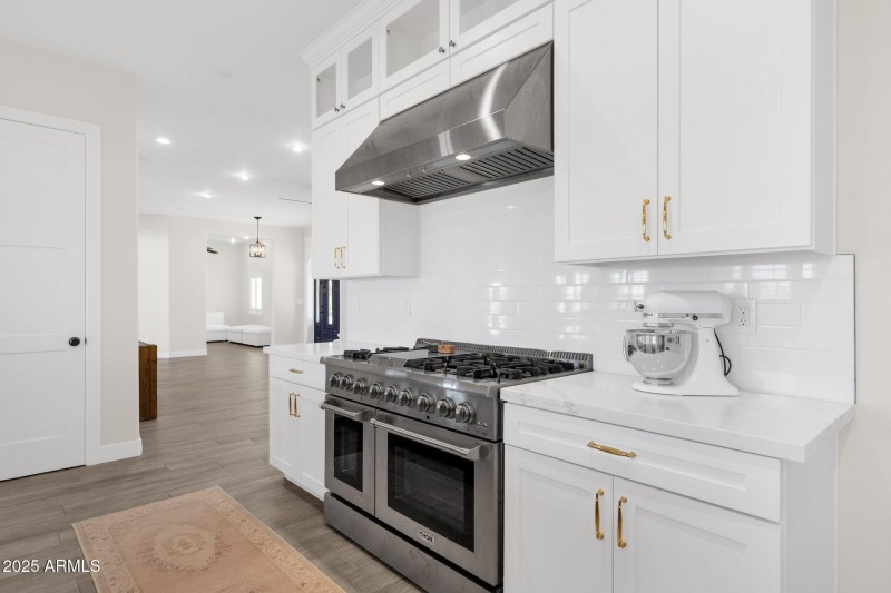 25-web-or-mls-856-w-quail-cir