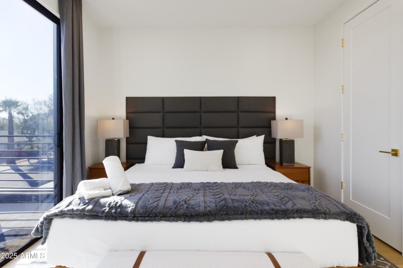 PropertyImageCo_7520EHIghlandAve_WEB_000