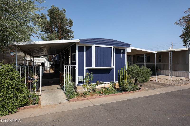 mobile home blue