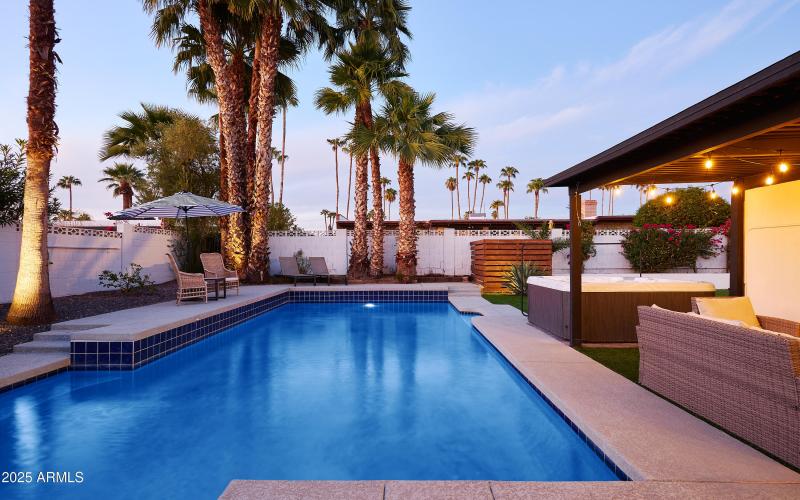 PropertyImageCo_6612EPresidioRd_Twilight