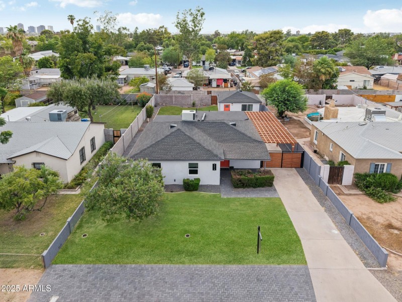 47-web-or-mls-N 20th St-L2207-045