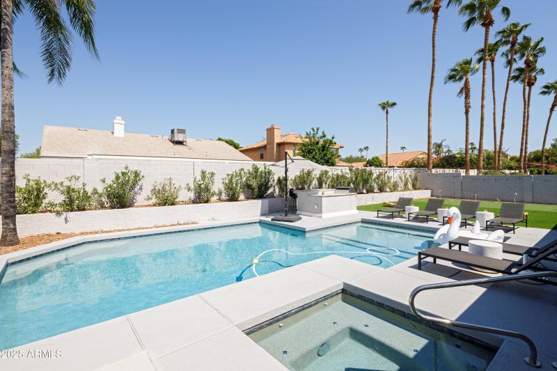 PROPERTYIMAGECO_5502EGrandviewRd_WEB-50