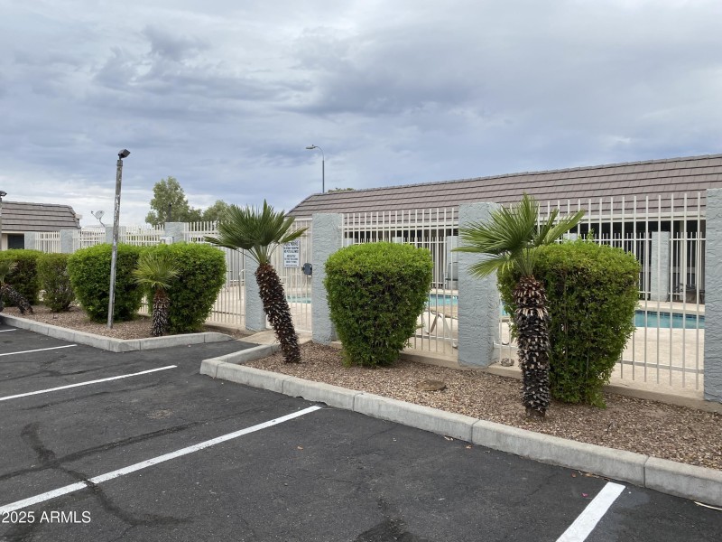 Pool 1050 S Stapley