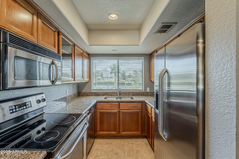 17-web-or-mls-Camelback-17