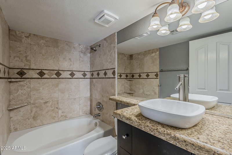 34-web-or-mls-Camelback-34