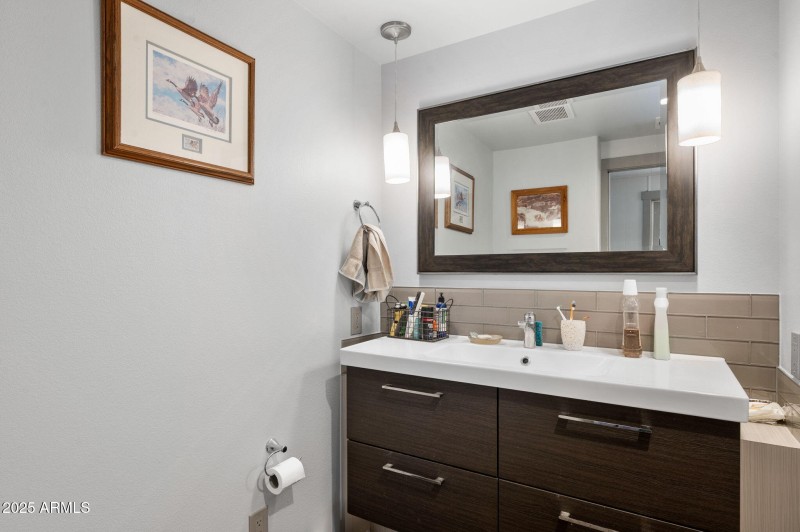 16-Bathroom