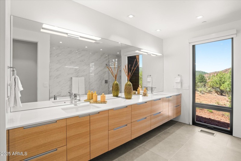 Primary En Suite Bathroom