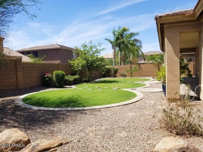 5972-s-mack-ct-gilbert-arizona-backyard