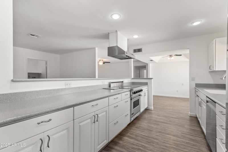 12_17625 n 6th pl-12