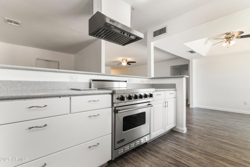 13_17625 n 6th pl-13