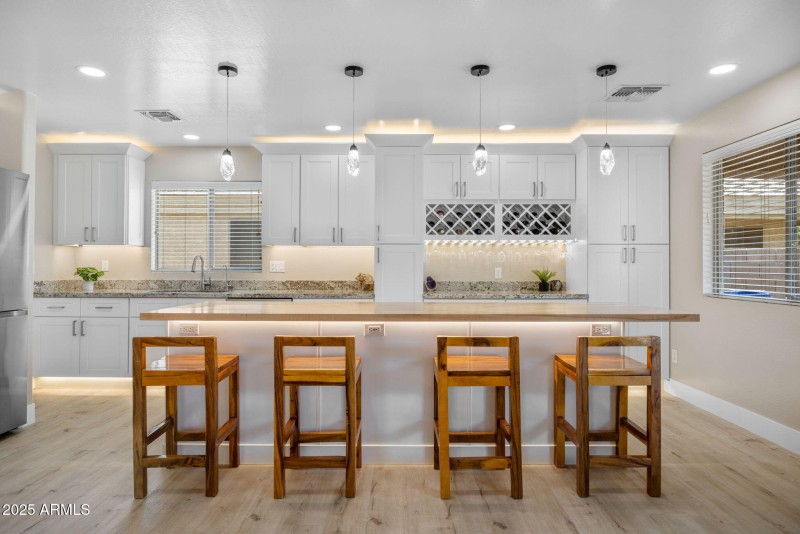 8-web-or-mls-43760-w-magnolia-rd