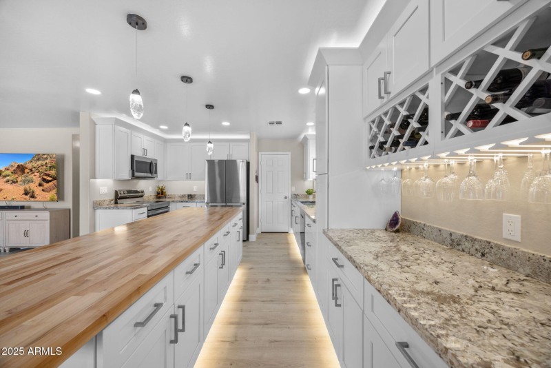 17-web-or-mls-43760-w-magnolia-rd