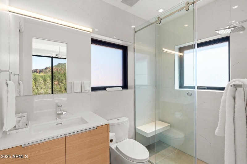 Guest En Suite Bathroom 2