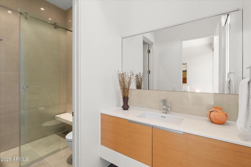 Guest En Suite Bathroom 3