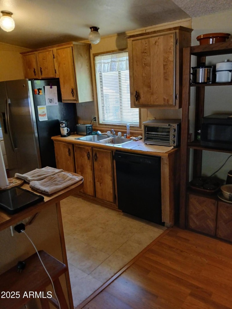Lakeview kitchen