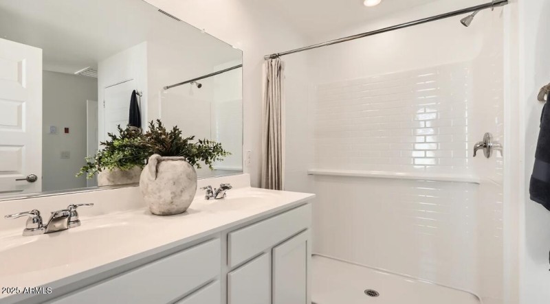 Owners Bath