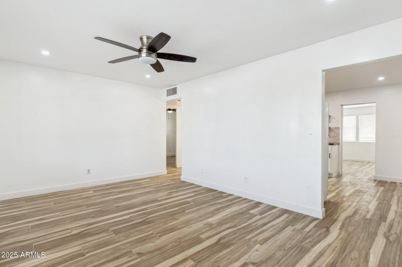 7-web-or-mls-11135-w-florida-ave